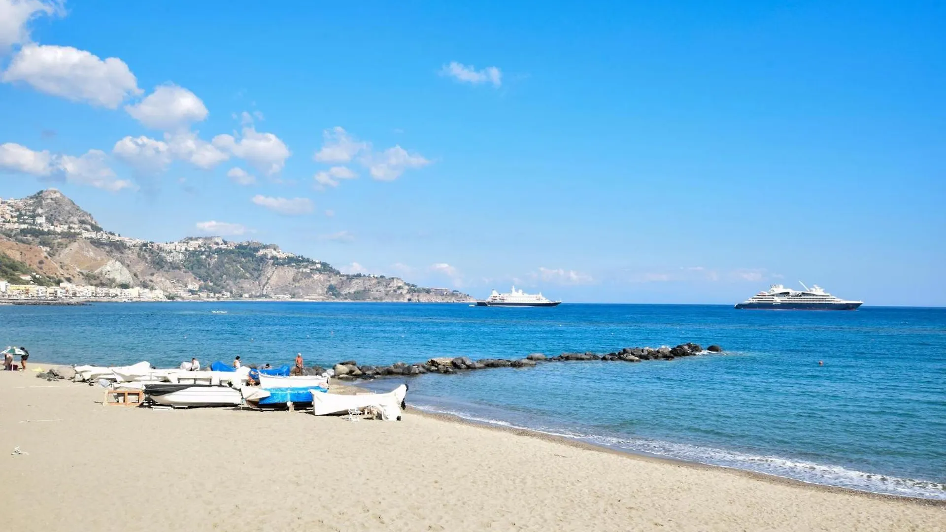 Cozy Apartment In Giardini Naxos With Wifi Italia